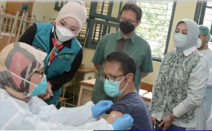 Vaksinasi Alumni SMAN 5 Bandung Sediakan 1.000 Dosis Vaksin bagi Siswa dan Orang Tua