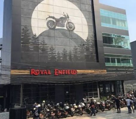Royal Enfield Buka Flagship Store Pertama di Jakarta