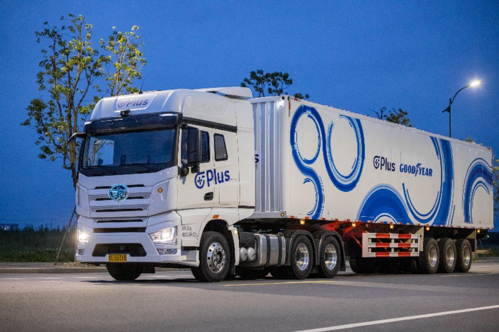 Tingkatkan Transformasi Cerdas untuk Industri Logistik, Goodyear Jalin Kolaborasi dengan Plus di Truk Otonom