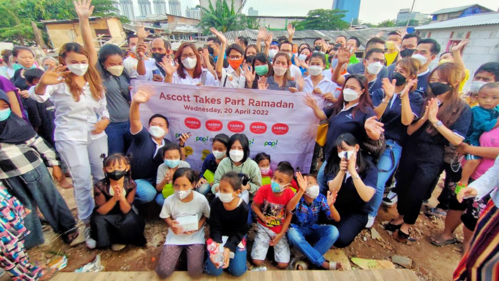 Program CSR ASCOT Indonesia berbagi 2000 takjil di 15 kota. | jakartainsight.com