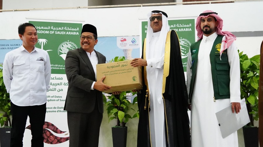 Alhamdulilah! Indonesia Terima Hibah Al Quran dan 100 Ton Kurma dari Raja Salman