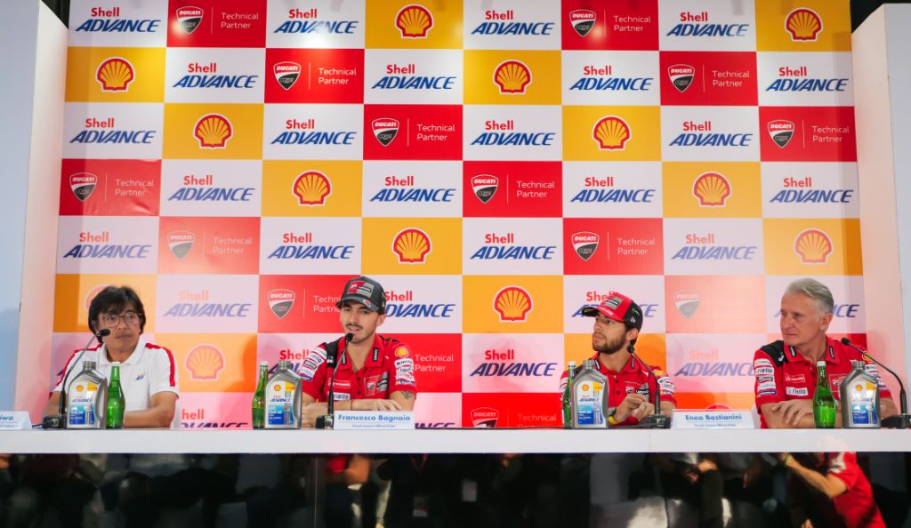Andri Pratiwa (Direktur Pelumas PT Shell Indonesia) dalam jumpa pers bersama team balap MotoGP Ducati Corse. | jakartainsight.com
