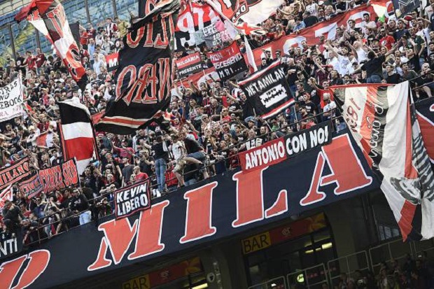 Dianggap Biang Keladi, Mantan Pemain AC Milan Disumpahi  Suporter Terjangkit Corona